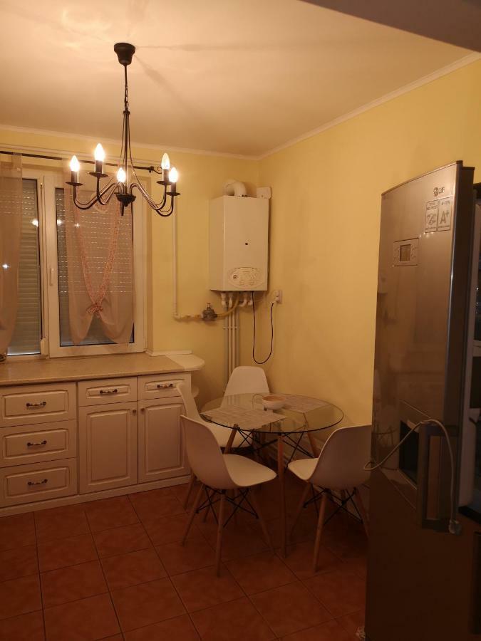 Chic Apartment Brăila Exterior foto
